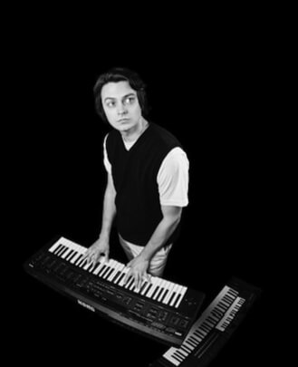 Keyboard + Piano Teacher, Bass Guitar Teacher, Guitar Teacher, Singing Teacher Alex Merrill